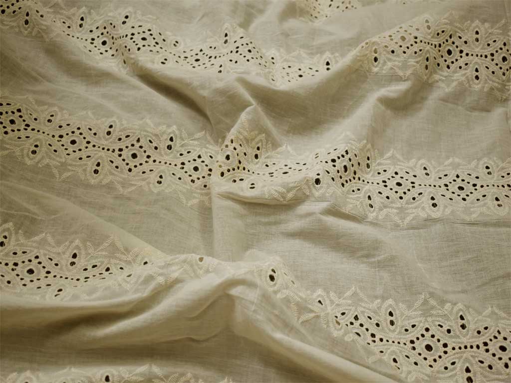 IVORY Embroidered Eyelet Fabric Lace 4 inch Beautiful New Trim Per Yard