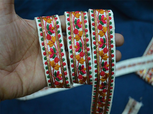 9 Yard Burnt Orange Red Green And Gold Wholesale Indian Sari Border Silk Embroidered Ribbon Sewing Fabric Decorative Craft Ribbon Festive Wear Wedding dresses Trim