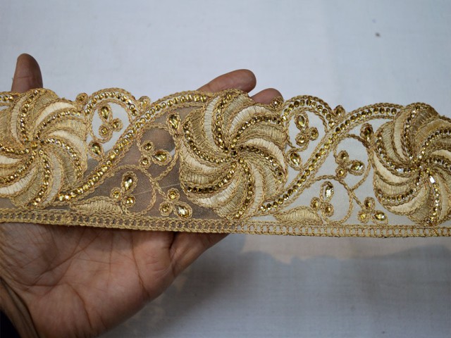 Boutique Material Decorative Indian Trim By 3 yard Saree lace embroidered Crafting Ribbon Beige Gold Fabric Trimming Embellishments Dresses Border Christmas Supplies Home Décorn wedding wear gown tape