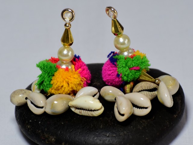 Pom-Pom Latkan For Hair Accessory or Belt Boho Hippie Banjara Key Charm Home Decor Curtains DIY Crafting 1 Pair Tribal Tassels Cowrie Shells