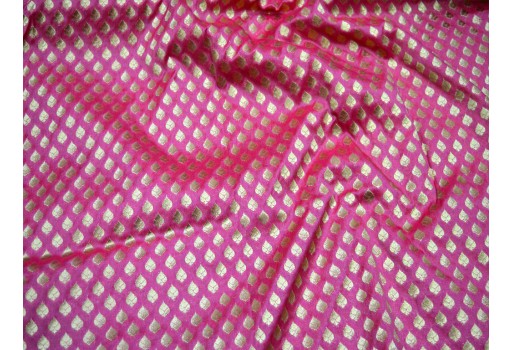 Indian blended silk magenta brocade by the yard fabric headband material banarasi vest coat midi dress golden design fabric bow tie making brocade home furnishing table runner cushions cover