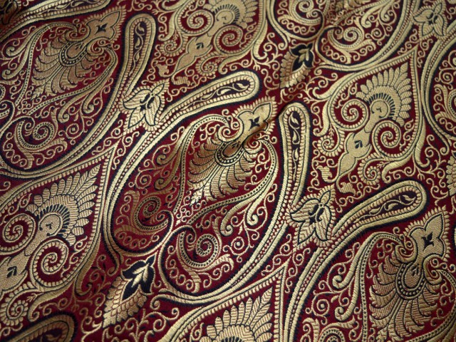 Indian maroon gold banarasi blended silk brocade fabric by yard banaras wedding dress sewing crafting costumes bridesmaid skirt lehenga cushion cover home furnishing fabric