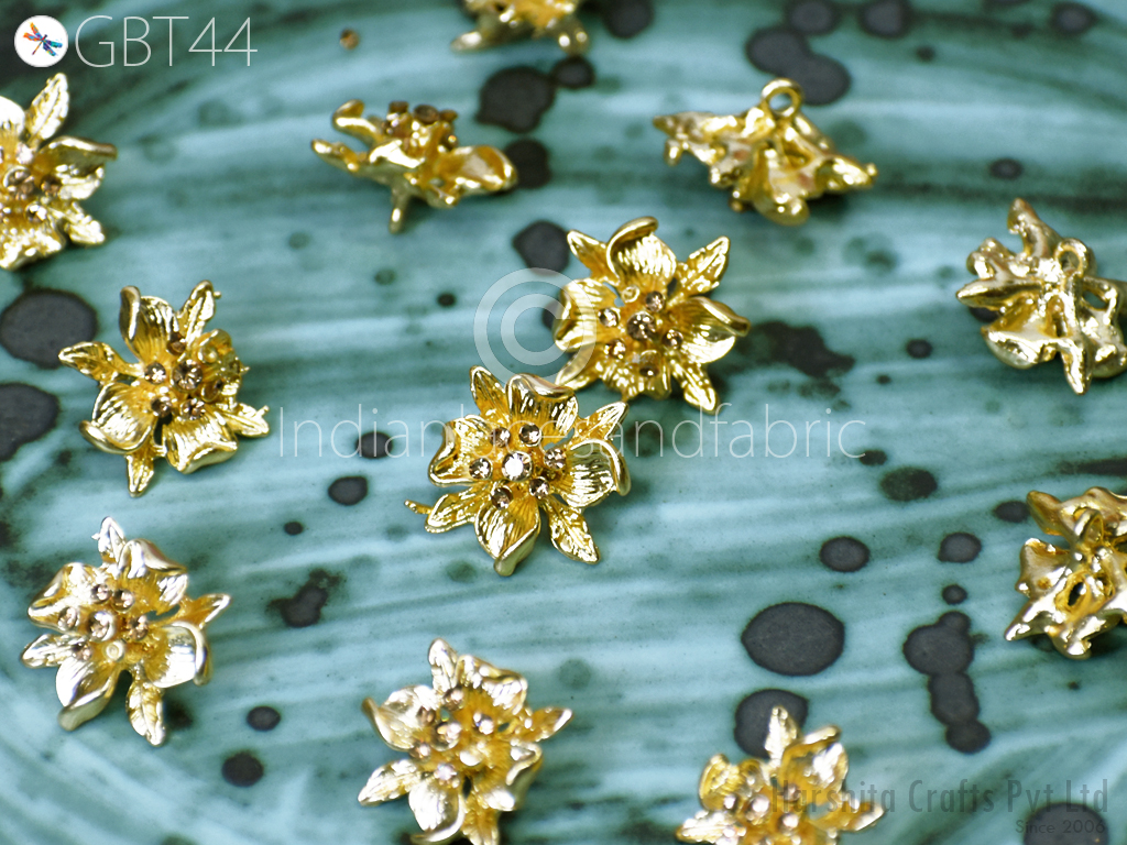 23MM Large Rhinestone Flower Buttons Of Clothing Wholesale Fashion Luxury  Big Diamond Decor Button For Women