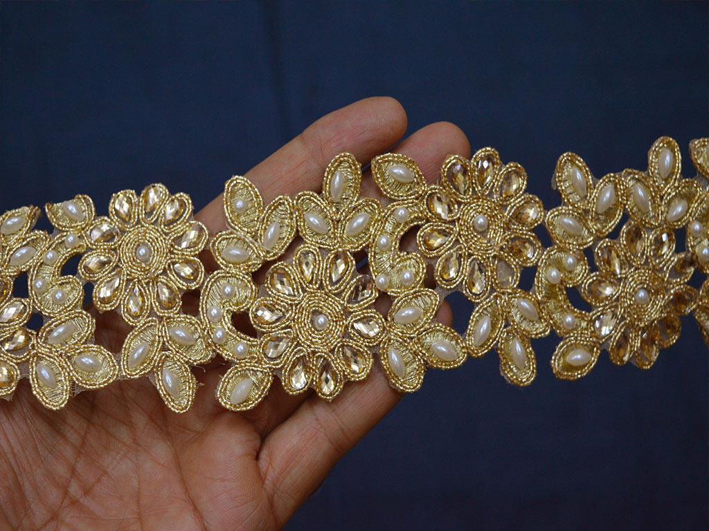 Use our beautiful kundan trimming laces for home décor, sewing and